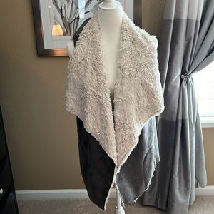 Saks Faux Suede Vest Grey
